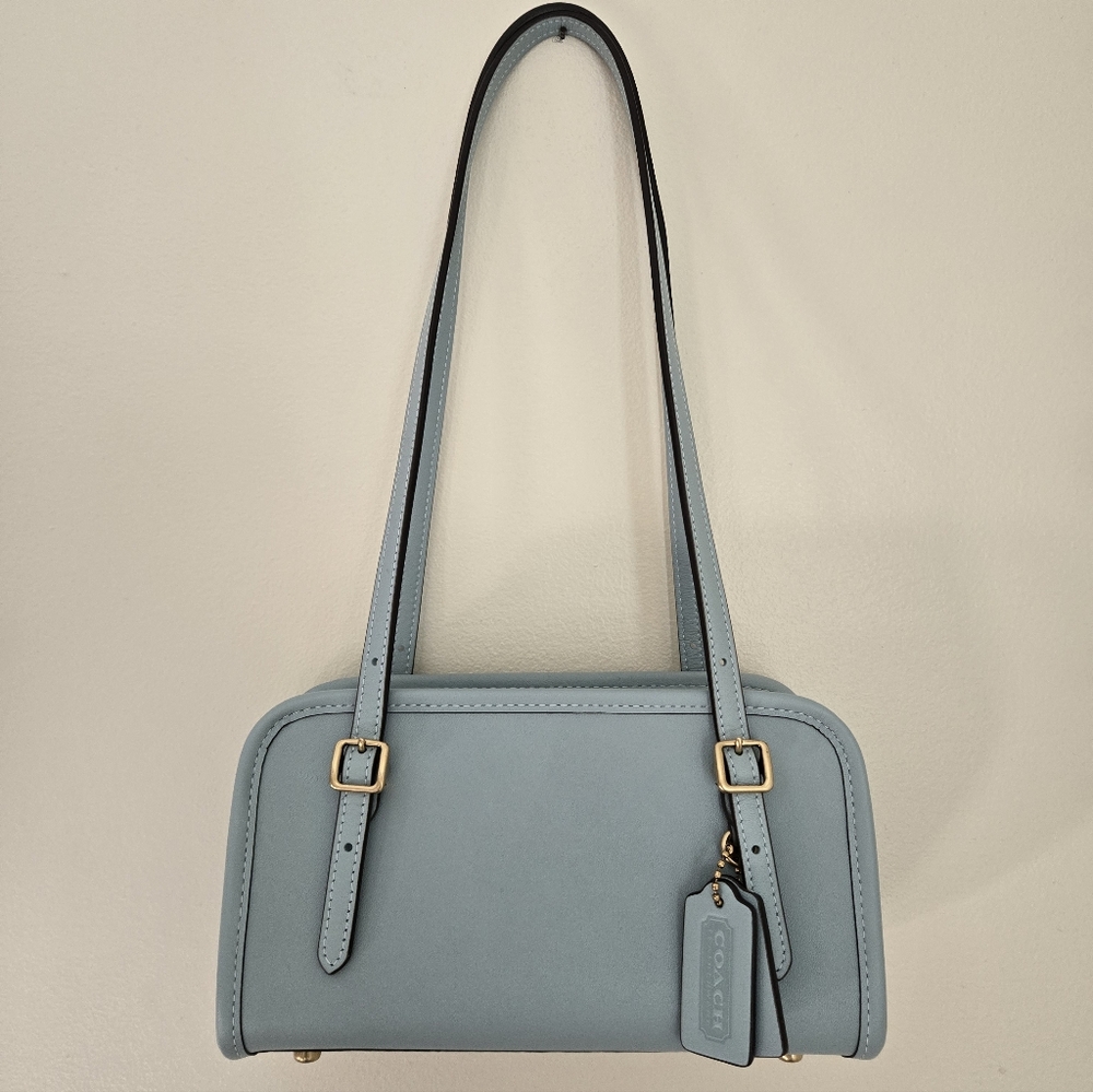 COACH Swing Zip 20
